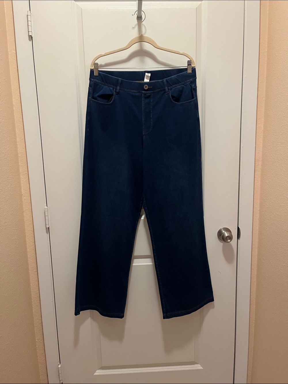 Women’s Dark Blue Wide-Leg Jeans